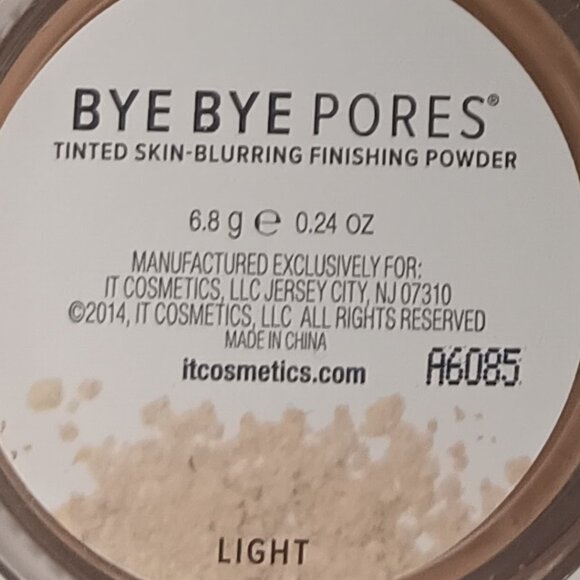 LOT OF FOUR / MAKE-UP FINISHING POWDER & SATIN FINISH FOUNDATION - Picture 4 of 5